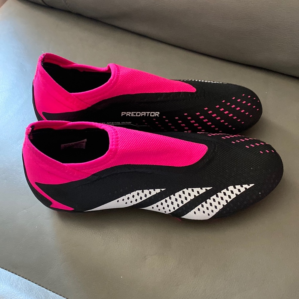 NWT Adidas sneakers